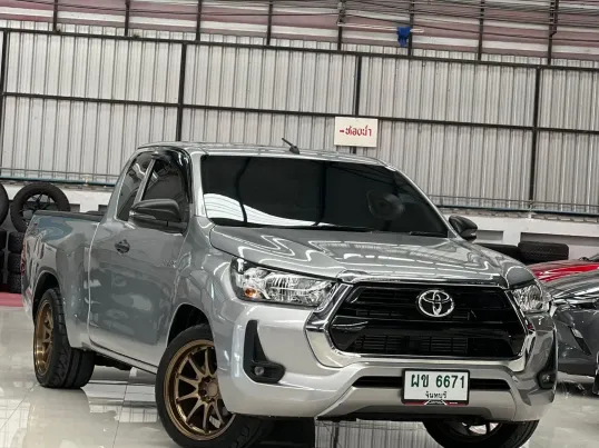 2023 Toyota Hilux Revo 2.4 Z Edition Mid รถกระบะ ฟรีดาวน์