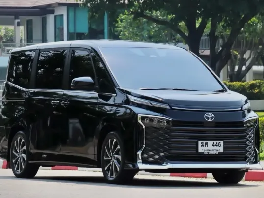 2023 Toyota Voxy 2.0 รถตู้/MPV รถสวย ไมล์น้อย มือเดียวป้ายแดง 