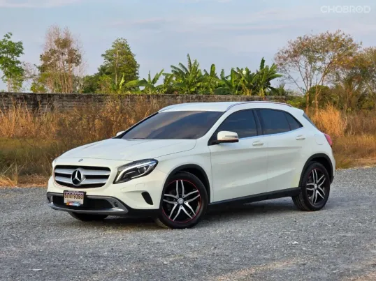 MERCEDES-BENZ GLA200 Urban (W156) ปี 2015 Compact SUV ระดับพรีเมี่ยม ไมล์น้อย ขับง่าย ราคาน่าคบ