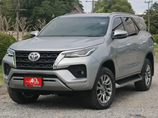 TOYOTA FORTUNER 2.4 V 4WD TOP SIGMA4 A/T ปี2022(แท้) 7ที่นั่ง สีบรอนซ์
