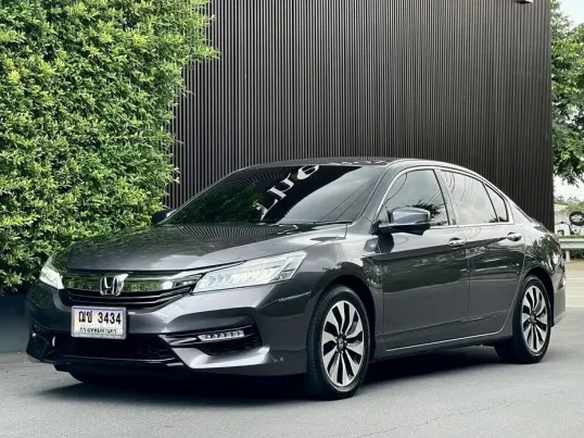 โอกาสดี! Honda Accord 2.0 Hybrid ปี 2017 ไมล์น้อย สภาพป้ายแดง