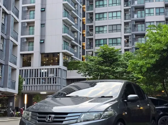 Honda CITY 1.5 i-VTEC 2010 สีเทา รถเจ้าของขายเอง