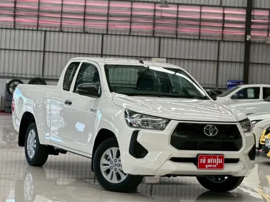 2025 Toyota Hilux Revo 2.4 Z-Edition Entry AT 