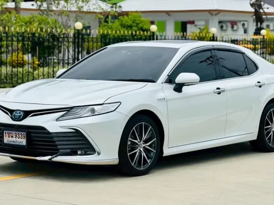 2023 Toyota CAMRY 2.5 HEV Premium Luxury รถเก๋ง 4 ประตู รถบ้านแท้  ไมล์น้อย 18,000 มือเดียวป้าบแดง  