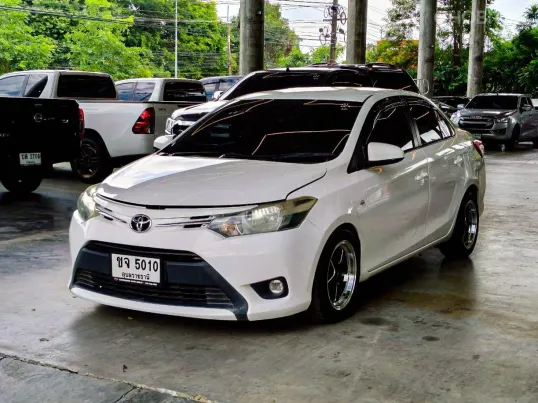 Toyota Vios 1.5 E เกียร์ออโต้ ปี 2013 ผ่อนเริ่มต้น 3,*** บาท