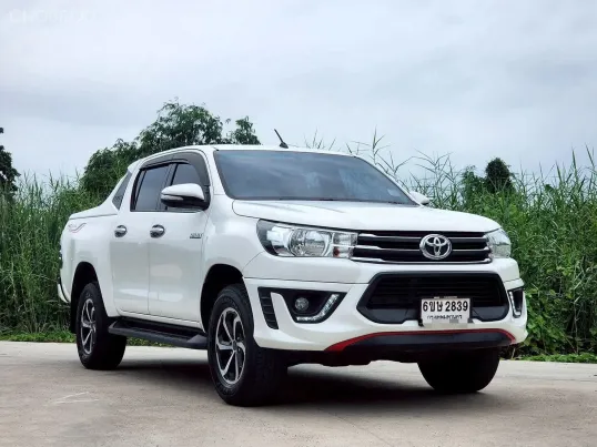 TOYOTA Hilux Revo D-Cab 2.4 TRD Sportivo  M/T ปี 2017