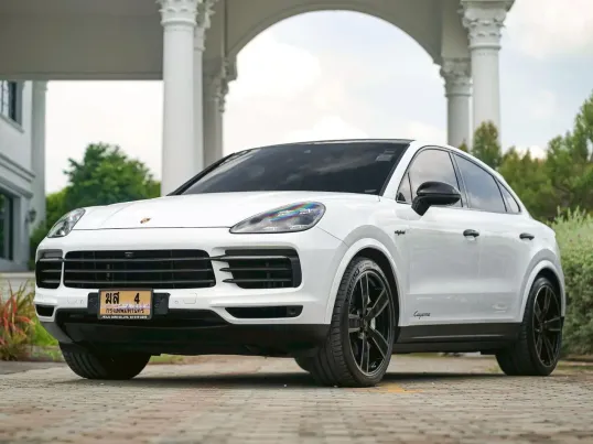 Porsche Cayenne Coupe 3.0 V6 e-Hybrid ปี 2022 เลขไมล์นางฟ้า 66,000 km. เจ้าของขายเอง