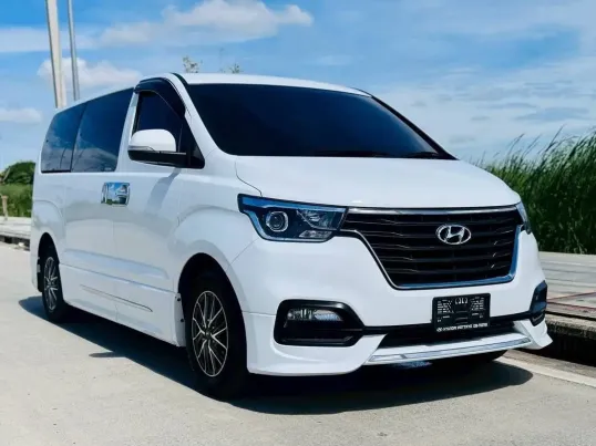Hyundai H-1 2.5 Elite NS ปี 2022 รถตู้สภาพดี ไมล์น้อย 