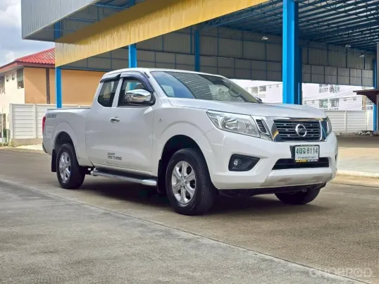 Nissan Navara 2.5 E CAB สีขาว เกียร์ธรรมาดา ปี 2020