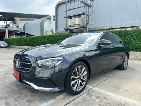 Mercedes-Benz E-Class E300e 2023 สุดยอดแห่งความหรูหรา