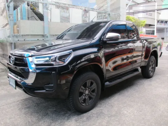2022 TOYOTA REVO CAB 2.4 ENTRY PRERUNNER เกียร์ธรรมดา สีดำ รถสวยสภาพใหม่ มือเดียว ฟรีดาวน์