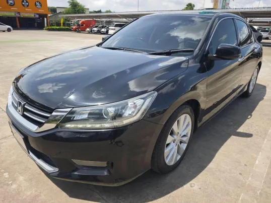 Honda Accord 2.0 EL ปี 2015 รถมือสองสภาพดี ราคาคุ้มค่า