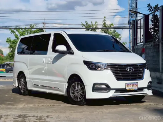ขายรถ Hyundai H-1 2.5 Elite FE ปี 2024 สภาพดีมาก มือเดียวป้ายแดง ไมล์น้อยสุด 