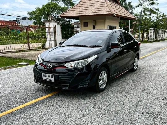Toyota Yaris Ativ 1.2 E ปี 2018 ผ่อนเริ่มต้น 6,*** บาท