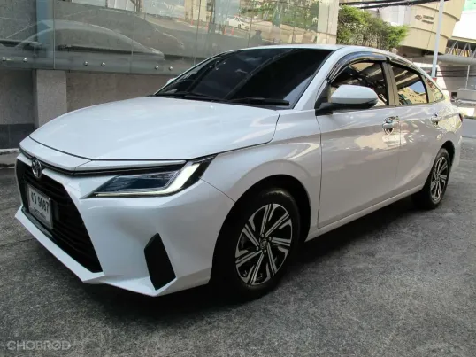 2024 TOYOTA YARIS ATIV 1.2 SMART AUTO สีขาว รถสวยสภาพใหม่ มือเดียว ฟรีดาวน์