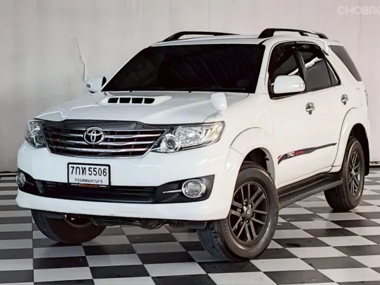 TOYOTA FORTUNER 2.5 V.CHAMP 2 WD.ภายในสีดำ เกียร์ออโต้ ปี 2014