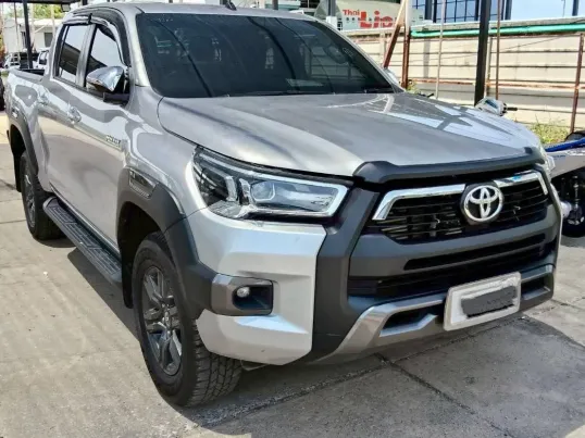  เจ้าของขายเอง Toyota hilux revo doubelcab2.4entry prerunner a/t ปี2022