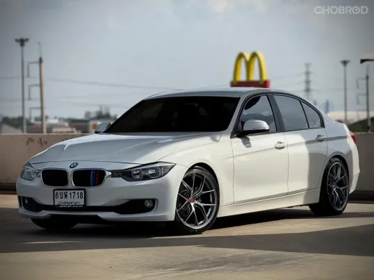 BMW 3 Series 320i 2.0 2015 รถหรู สมรรถนะเยี่ยม