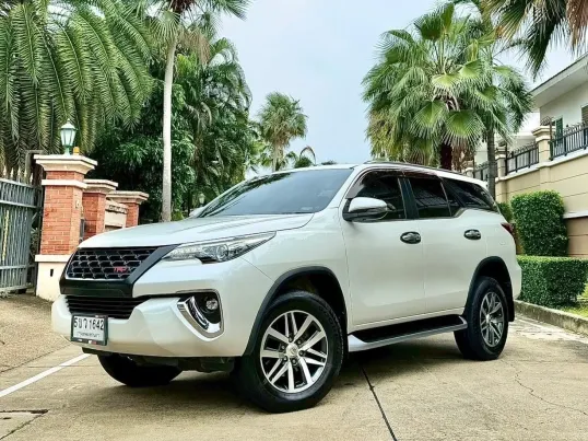 Toyota Fortuner 2.4 V 4WD 2018 รถครอบครัวสุดหรู สภาพป้ายแดง