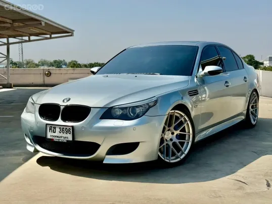 BMW M5 5.0i "Sunroof" (E60) 5.0L V10 SMG