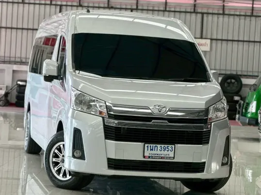 2020 Toyota COMMUTER 2.8 MT