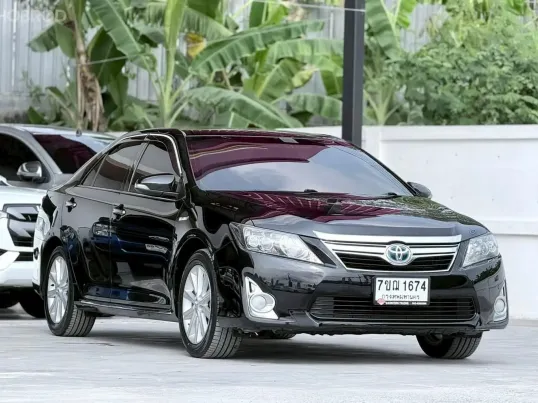 Toyota Camry 2.5 HV 2013 รถครอบครัวสุดหรู