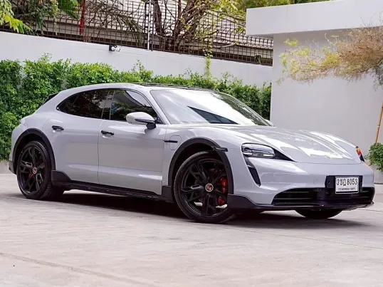 2022 : Porsche Taycan 4S Cross Turismo ( Wagon)