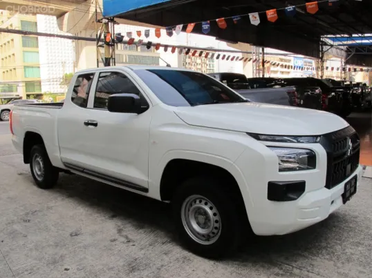 2025 MITSUBISHI TRITON CAB 2.4 ACTIVE เกียร์ธรรมดา สีขาว วิ่งน้อย 6,241 กม รถสวยสภาพใหม่ ฟรีดาวน์