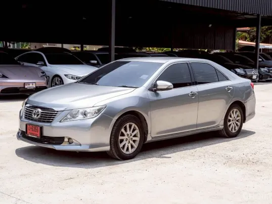 2013 Toyota CAMRY 2.0 รถเก๋ง 4 ประตู ผ่อนเริ่มต้น รถสวย พร้อมใช่งาน  