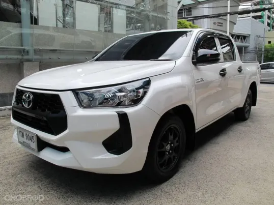 2025 TOYOTA REVO DOUBLE CAB 2.4 ENTRY (ยูโร 5) เกียร์AUTO สีขาว วิ่งน้อย 3,037 กม. รถสวยสภาพใหม่