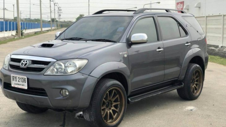  2005  Toyota Fortuner  V suv 10070073