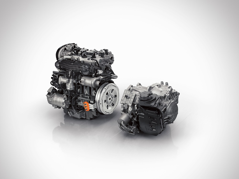 The all-new Volvo XC90 Twin Engine features a crankshaft driven Integrated Starter Generator (ISG) between the high-performance petrol engine and the 8-speed automatic gearbox.