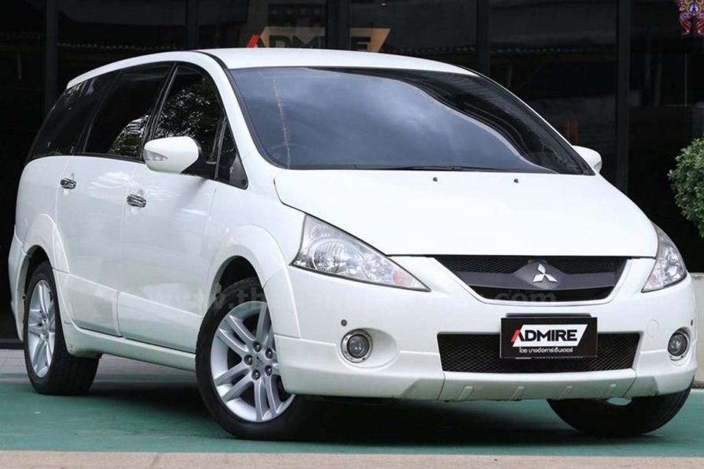 Mitsubishi Space Wagon รุ่นปี 2008 - 2011
