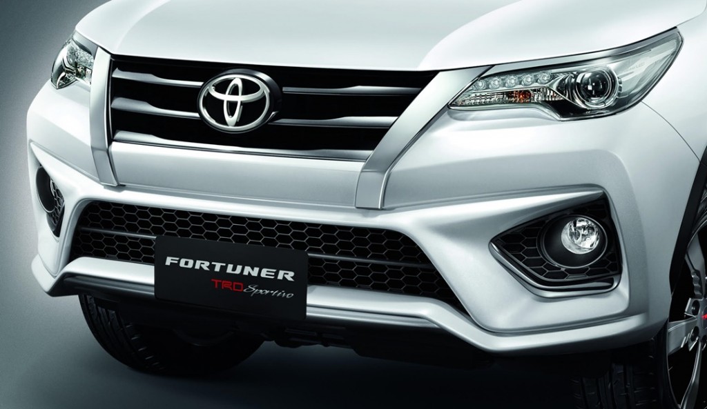 Toyota Fortuner TRD Sportivo 2016 3