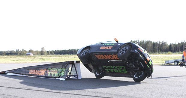 Fastest-side-wheelie-in-a-car-Finland_tcm25-446613