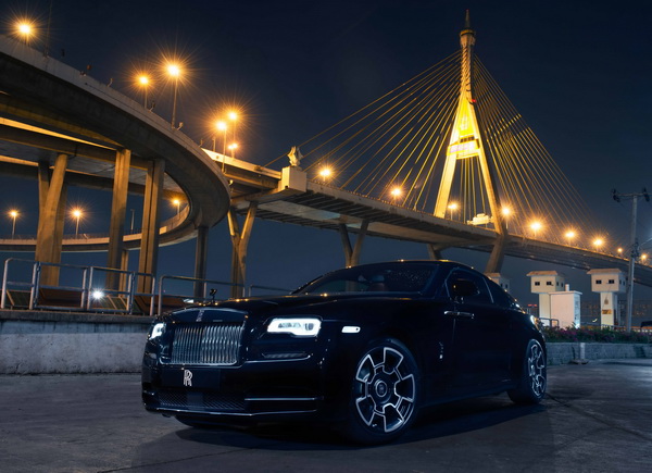 Rolls-Royce Black Badge_resize