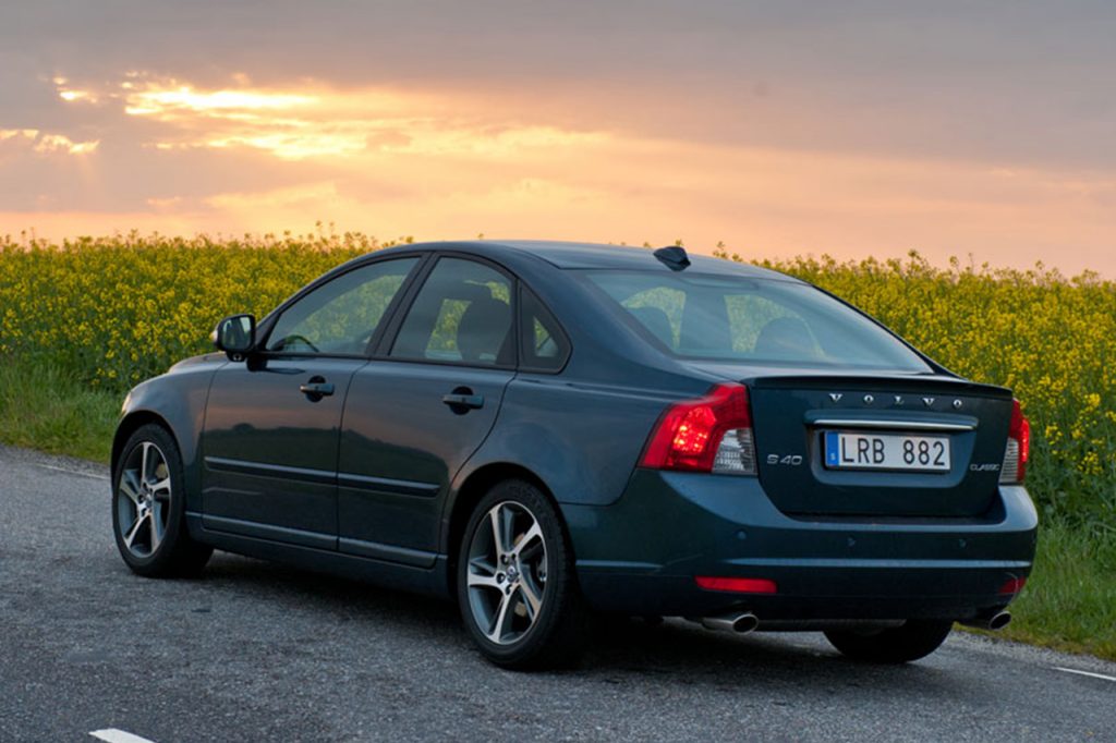 Volvo s50 седан