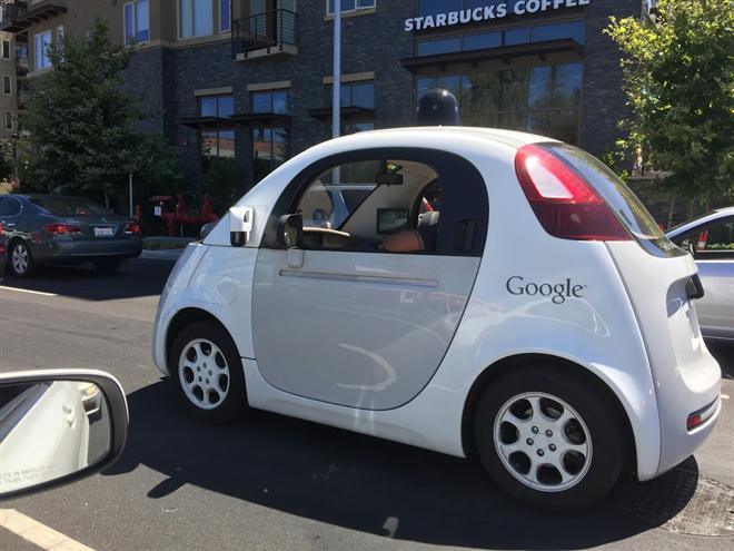 เจ๋ง-google-car-รถยนต์ที่ไม่ต้องมีพวงมาลัย-แค่กดปุ่มรถก็วิ่งได้เอง-01