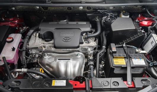 2017-Toyota-RAV4-engine